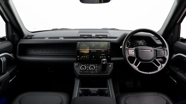 Land Rover Defender Image 5