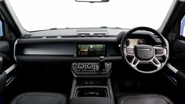 Land Rover Defender Image 5