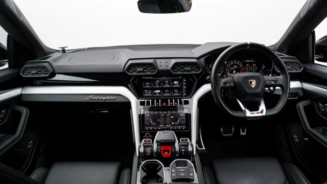 Lamborghini Urus Image 5