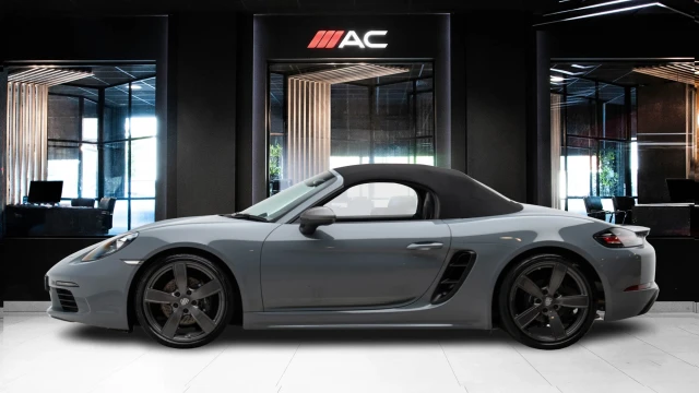 Porsche 718 Boxster Image 3