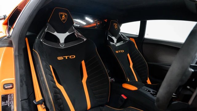 Lamborghini Huracan Image 6