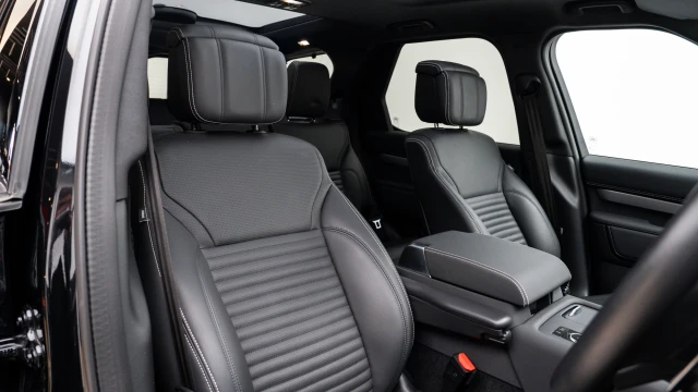 Land Rover Discovery Image 6