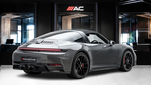 Porsche 911 Image 6