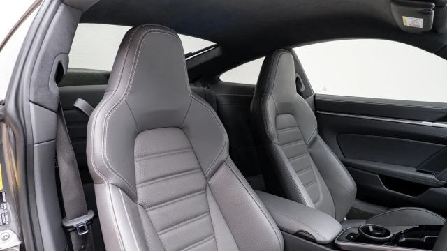Porsche 911 Image 6