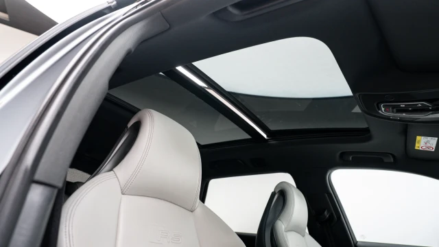 Audi RS4 Avant Image 7