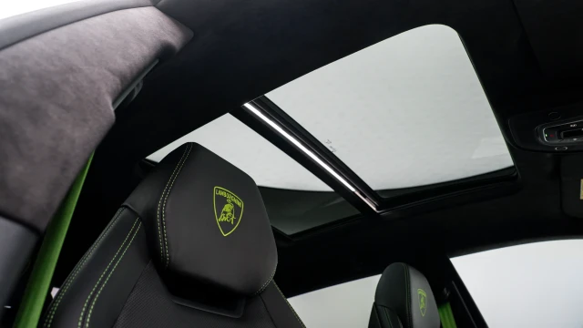 Lamborghini Urus Image 7