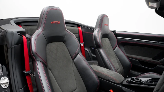 Porsche 911 Image 8