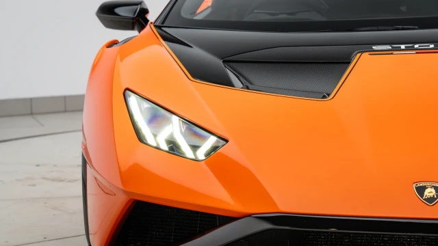 Lamborghini Huracan Image 7