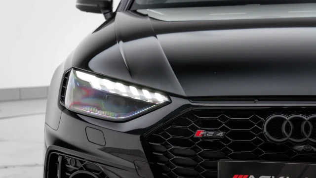 Audi RS4 Avant Image 8