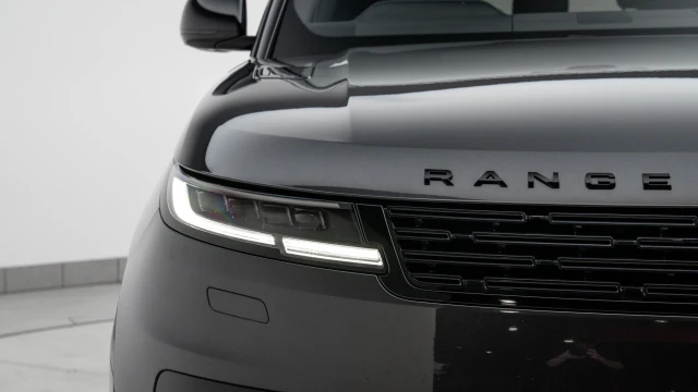 Land Rover Range Rover Sport Image 8