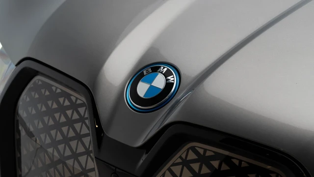 BMW iX Image 8