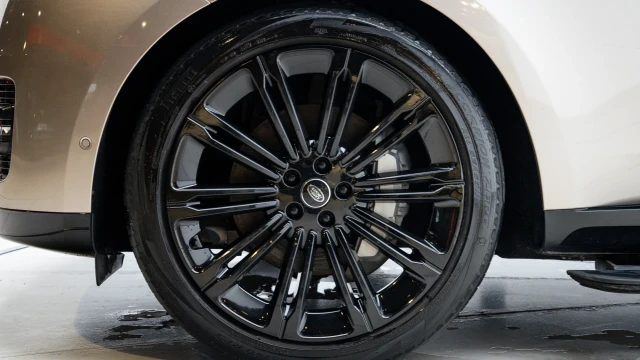 Land Rover Range Rover Image 6
