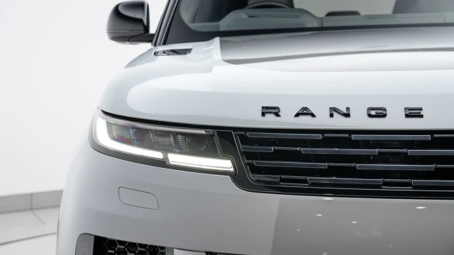 Land Rover Range Rover Sport Image 8
