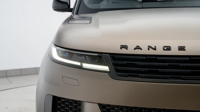 Land Rover Range Rover Sport Image 8