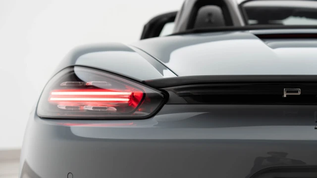 Porsche 718 Boxster Image 7