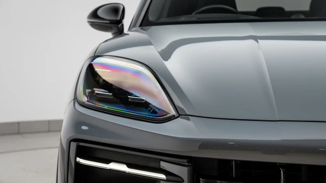 Porsche Cayenne Image 7