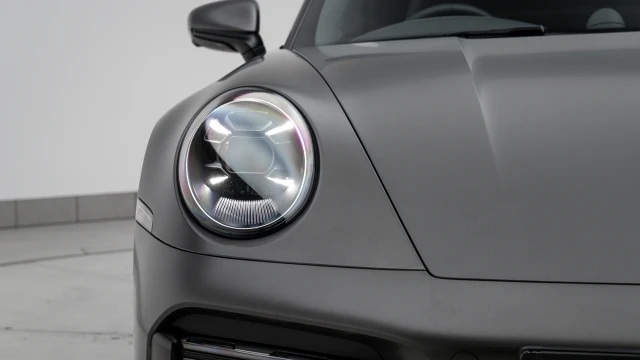 Porsche 911 Image 8