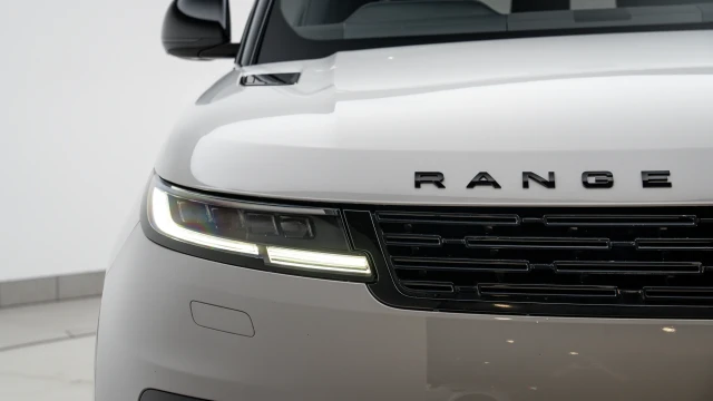 Land Rover Range Rover Sport Image 8