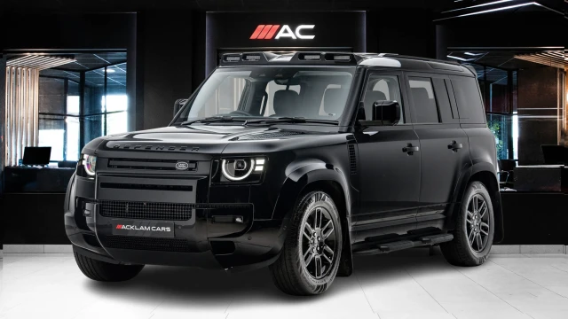 Land Rover Defender Image 1