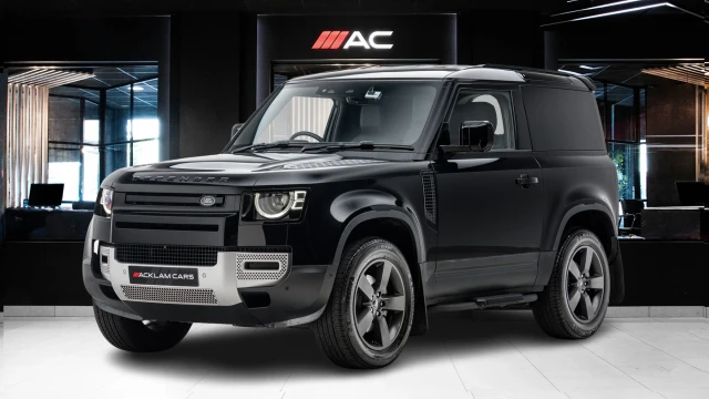 Land Rover Defender Image 1