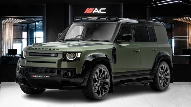 Land Rover Defender Image 1
