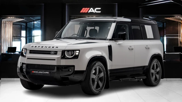 Land Rover Defender Image 1