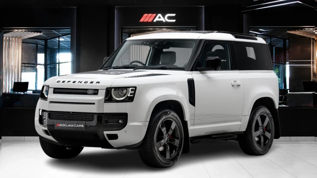 Land Rover Defender Image 1
