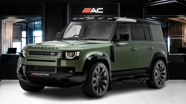 Land Rover Defender Image 1