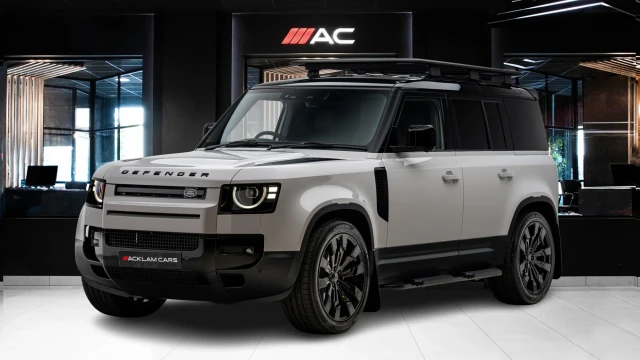 Land Rover Defender Image 1