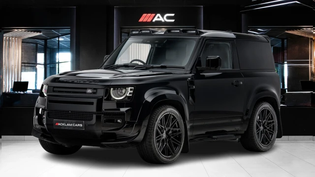 Land Rover Defender Image 1