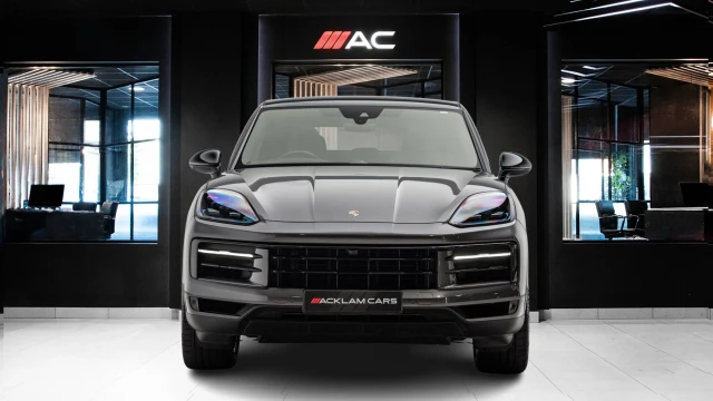 Porsche Cayenne Image 2