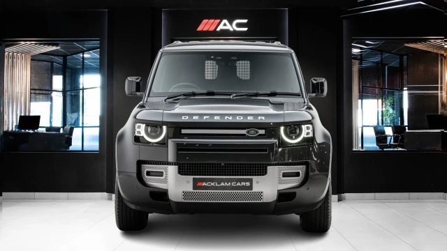 Land Rover Defender Image 2