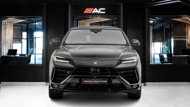 Lamborghini Urus Image 2