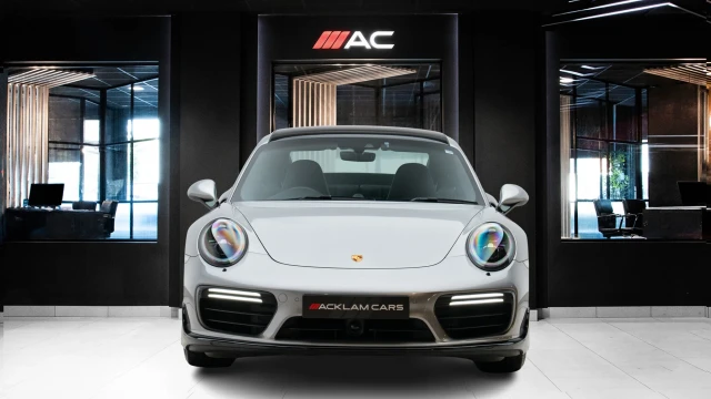 Porsche 911 Image 2