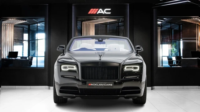 Rolls-Royce Dawn Image 2