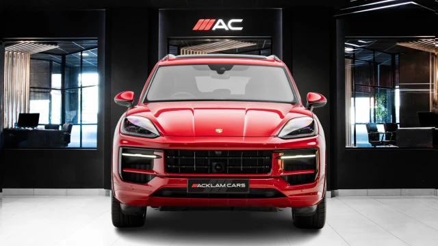 Porsche Cayenne Image 2