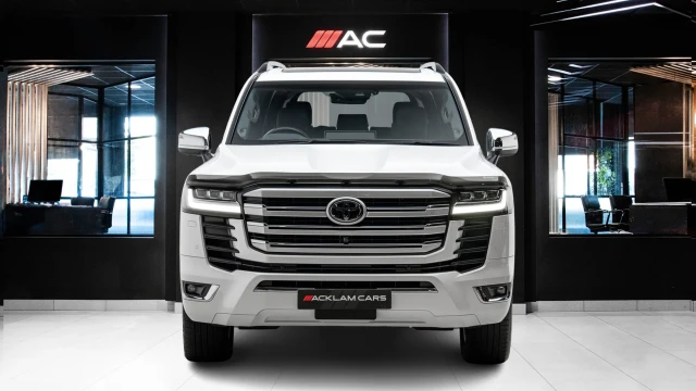 Toyota Land Cruiser Image 2
