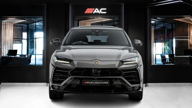 Lamborghini Urus Image 2