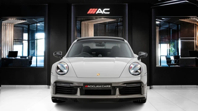 Porsche 911 Image 2