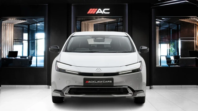 Toyota Prius Image 2
