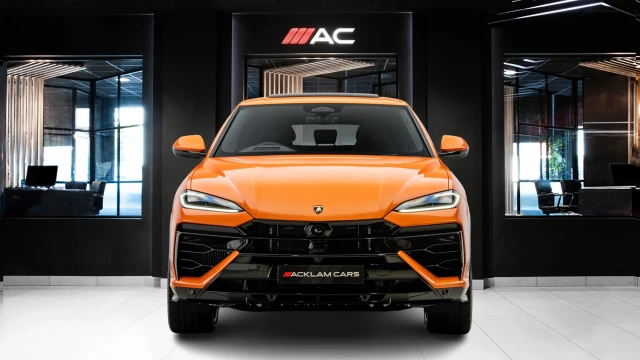Lamborghini Urus Image 2