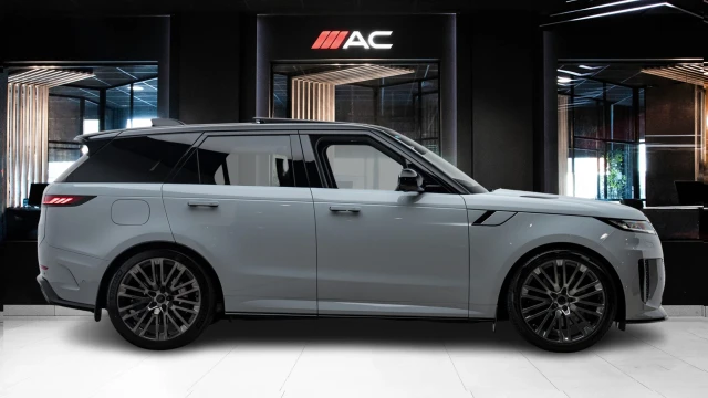 Land Rover Range Rover Sport Image 3