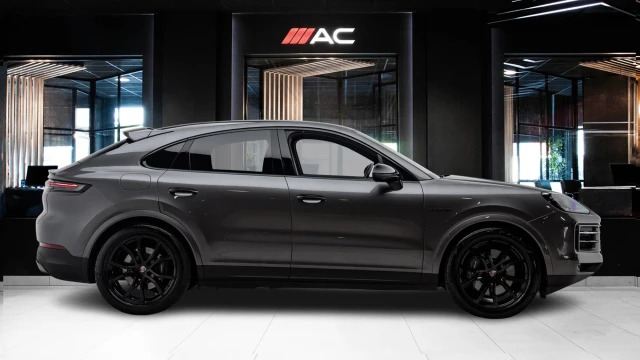 Porsche Cayenne Image 3