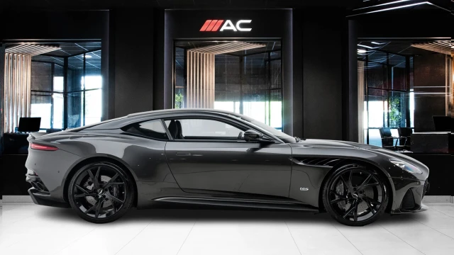 Aston Martin DBS Image 3