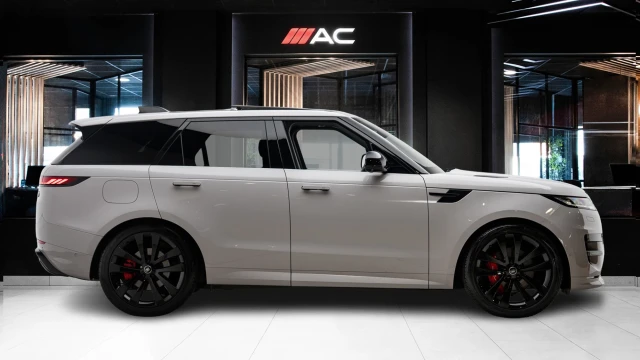 Land Rover Range Rover Sport Image 3