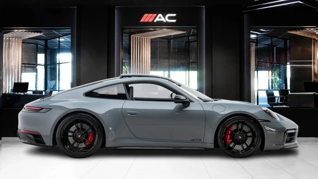 Porsche 911 Image 3