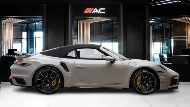 Porsche 911 Image 3