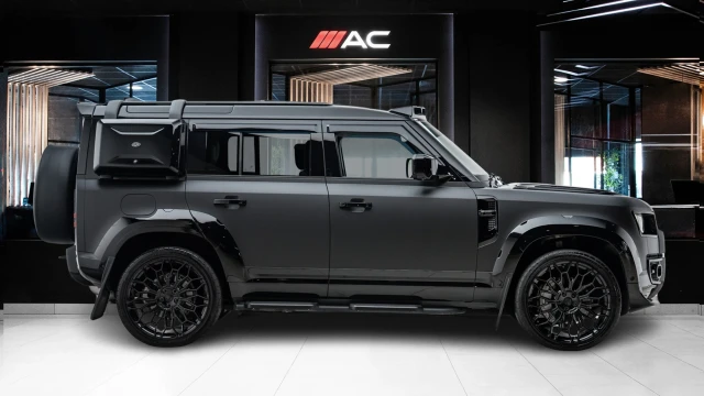 Land Rover Defender Image 3