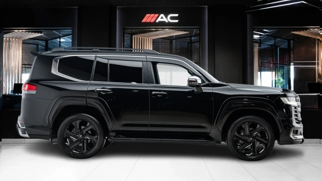 Toyota Land Cruiser Image 3