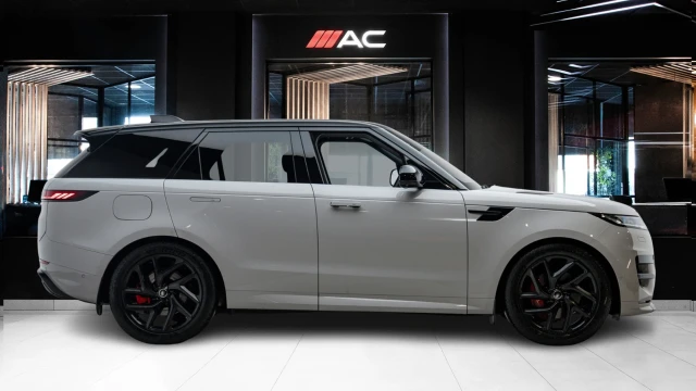 Land Rover Range Rover Sport Image 3